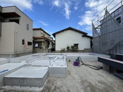 112.61㎡(約34.06坪)担当：伊藤　070-8504-0659までお気軽にお問い合わせください！価格4280万円、家族に嬉しい住まい！子育て世帯にもおすすめ新築住宅販売！博多区西月隈5丁目に誕生した新築4LDK戸建て。家族の暮らしやすさを追求した間取りに加え、シューズクローゼットやウォークインクローゼットなど収納力が魅力の住まいです！担当：伊藤　070-8504-0659までお気軽にお問い合わせください！