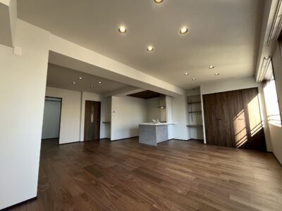 六本松ビル　室内フルリノベーション２ＬＤＫタイプ！！キッチン・浴室・洗面台等の水回りはもちろんのこと、室内の建具や壁・天井・床もフルリノベ物件です！！！担当：伊藤　070-8504-0659までお気軽にお問い合わせください！